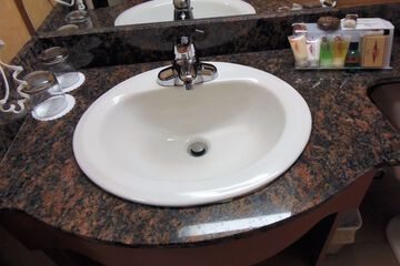 Bathroom sink