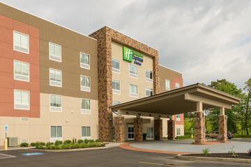 Holiday Inn Express & Suites Jamestown by IHG