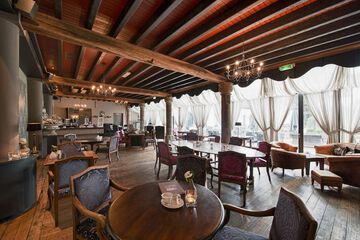 Coffee shop