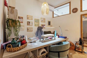 Nail salon