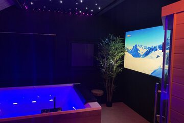 Indoor spa tub