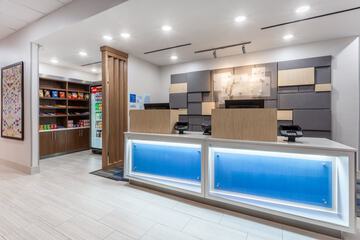 Lobby lounge
