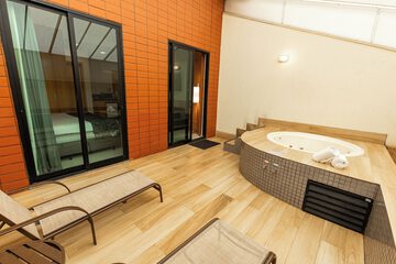 Private spa tub