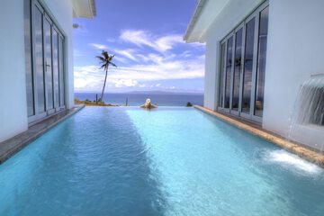 Infinity pool