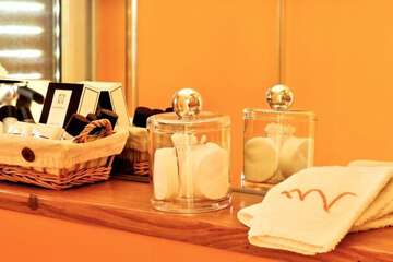 Bathroom amenities