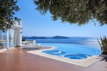 Infinity pool