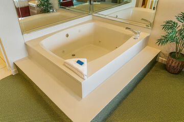 Jetted tub