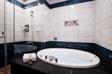 Jetted tub