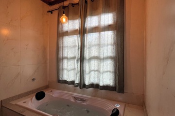 Private spa tub
