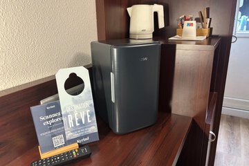 Mini-refrigerator