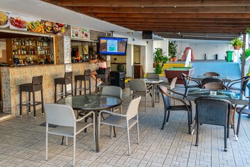 Snack bar