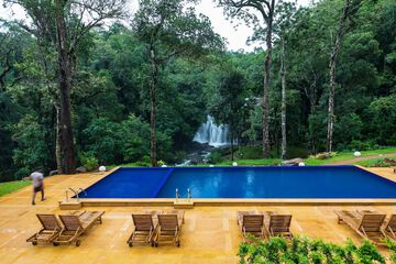 Infinity pool