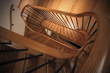 Handrails in stairways