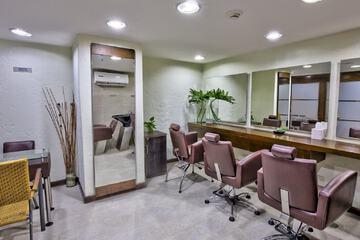 Hair salon