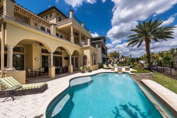Exercise/lap pool