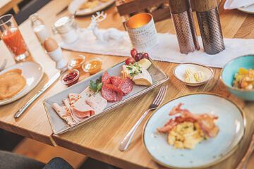 Breakfast meal