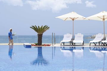 Infinity pool