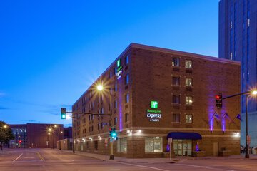 Holiday Inn Express Hotel & Suites Downtown Minneapolis by IHG