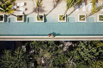 Infinity pool