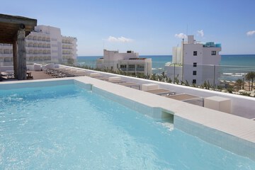 Rooftop pool