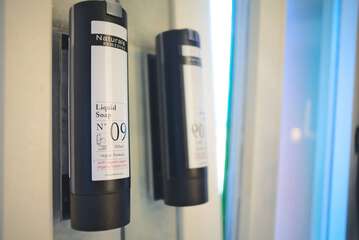Bathroom amenities