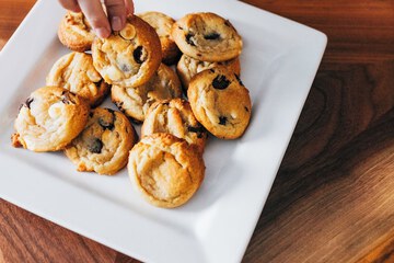 Check-in/check-out kiosk