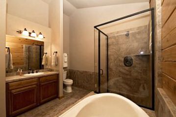 Deep Soaking Bathtub