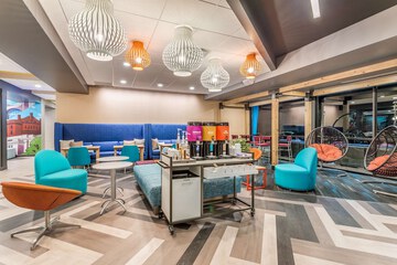 Hotel Interior 6 of 36