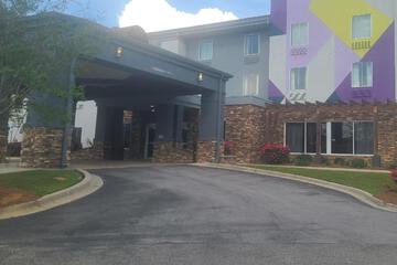 Dothan East Inn & Suites