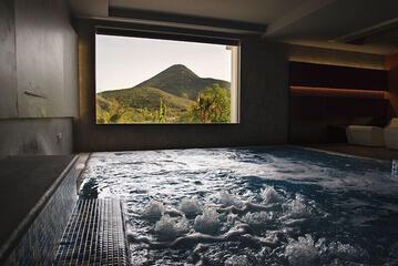 Indoor spa tub