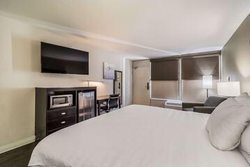 Room 25 of 58