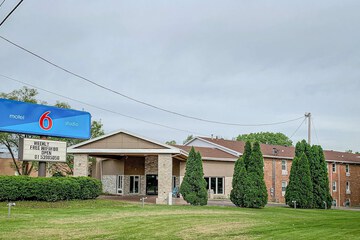 Motel 6 Rockford IL
