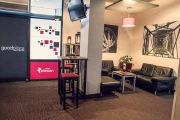 Lobby lounge