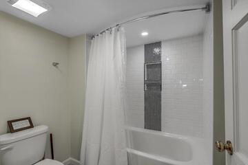 Photo 33