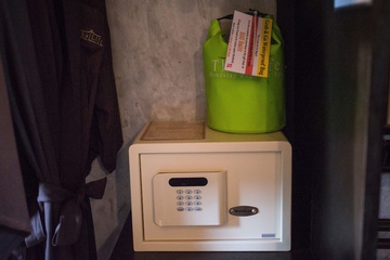Room amenity