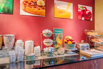 Breakfast/Coffee Service 36 of 37