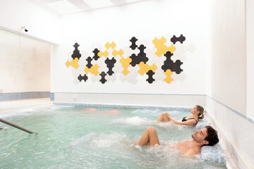 Indoor spa tub
