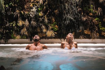 Indoor spa tub