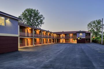 AArya Hotel by Niagara Fashion Outlets
