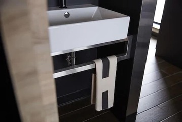 Bathroom sink