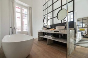 Deep soaking bathtub