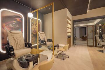 Nail salon
