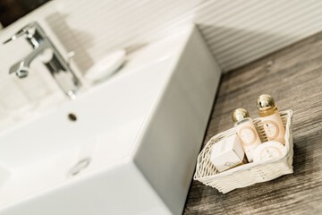 Bathroom amenities