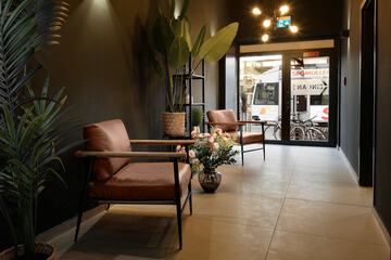 Lobby lounge