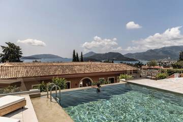 Private pool