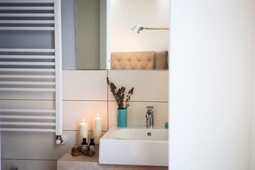 Bathroom sink