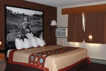 Room 13 of 40