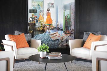 The Rewind West Des Moines Tapestry Collection by Hilton