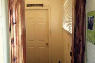 Check-in/check-out kiosk