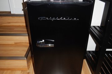Mini-refrigerator